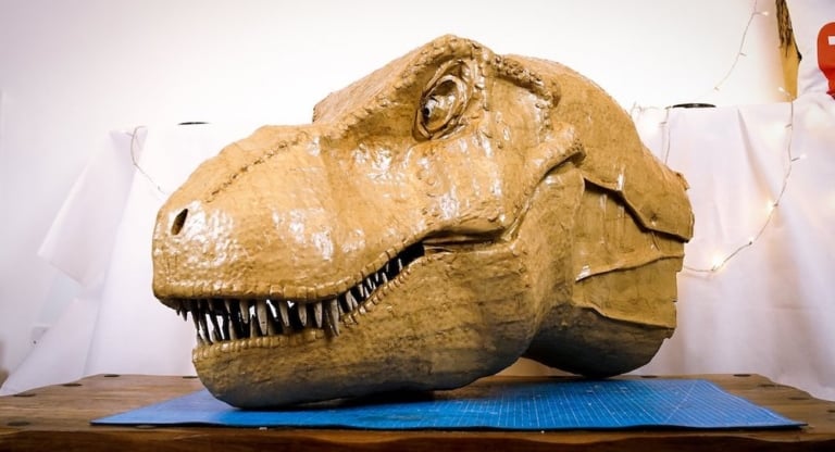 giant t rex head