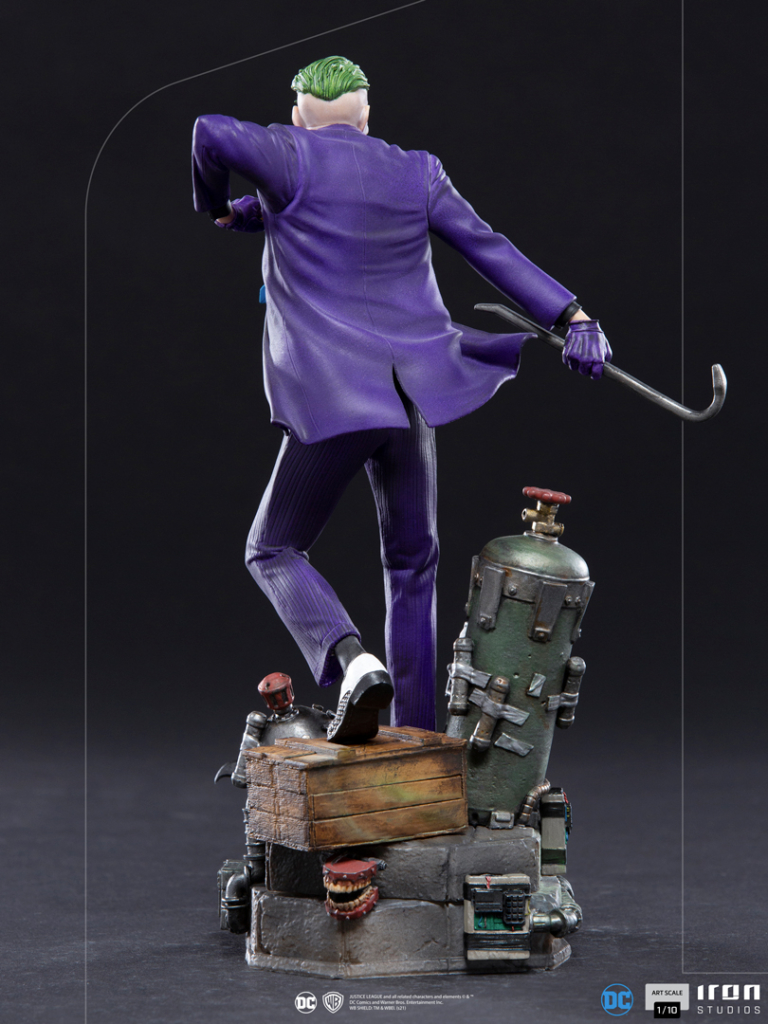 joker statue persona